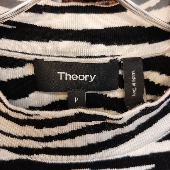 Theory Zebra Knit Wool Short Sleeve Mock Neck Sweater Tee Shirt Women's P Small - Picture 4 of 6
